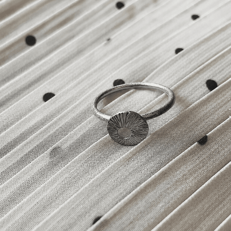 'Dreamcatcher' mini, ring oksidert sølv str.58