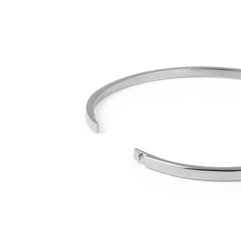 Kenza x Mockberg 'Nisrine' armring, sølvfarget