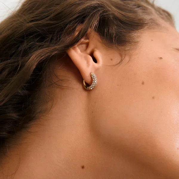 Hovedbilde PILGRIM TATUM øredobber, gullbelagt -Ø14mm